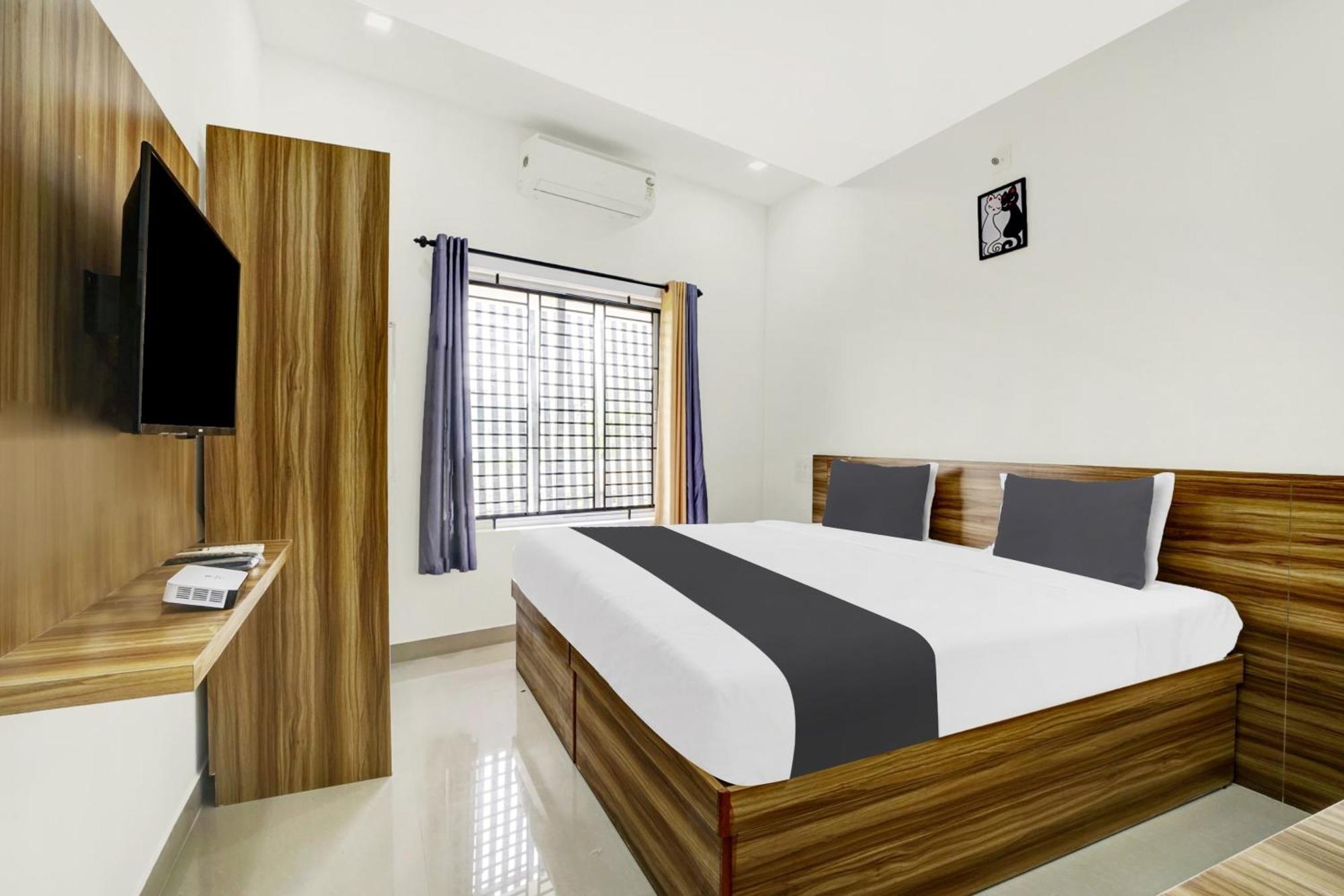 Hotel O Grand Parassini Pappinisseri ภายนอก รูปภาพ