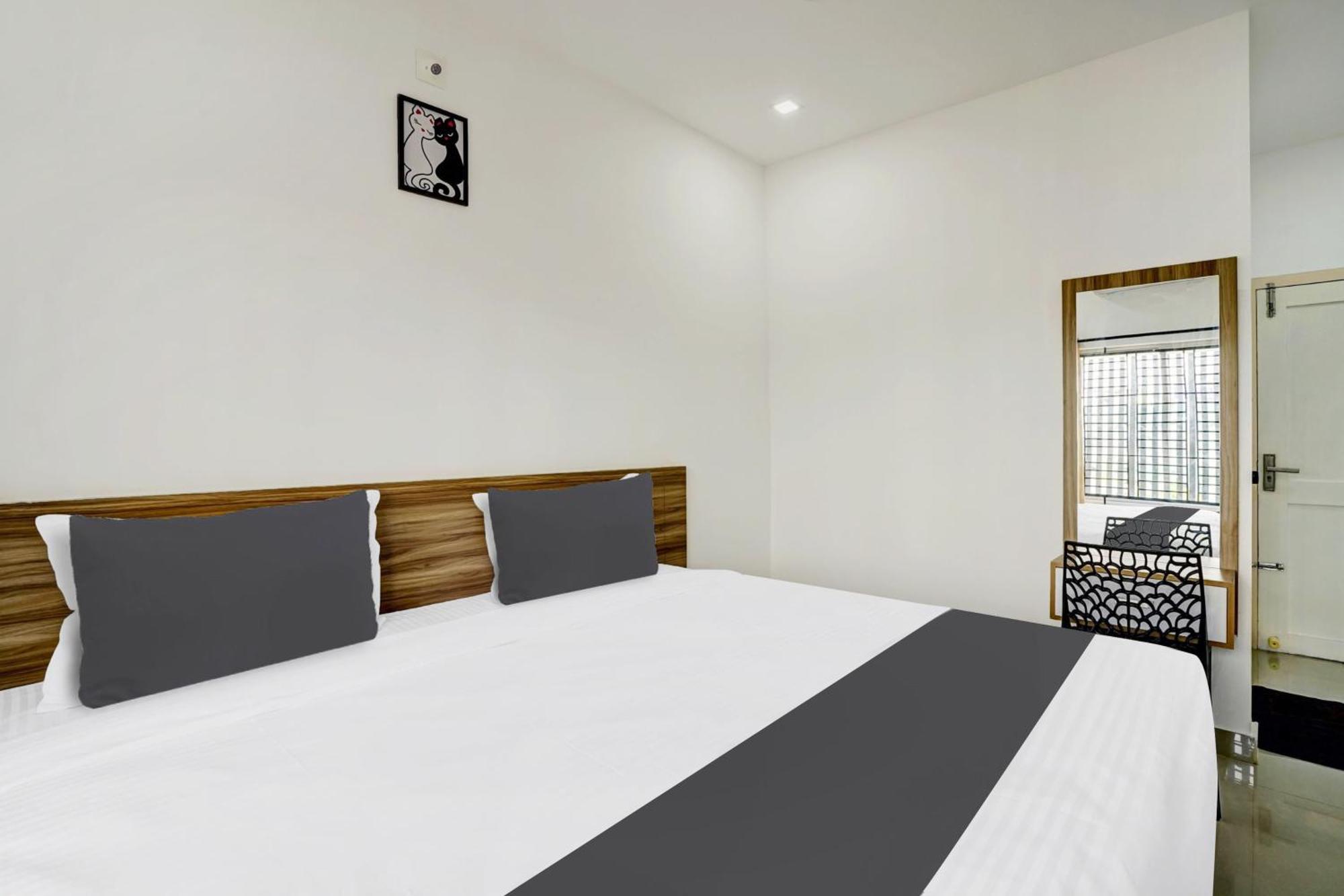 Hotel O Grand Parassini Pappinisseri ภายนอก รูปภาพ