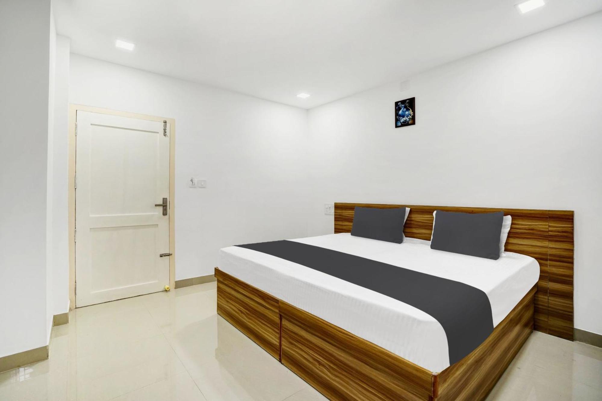 Hotel O Grand Parassini Pappinisseri ภายนอก รูปภาพ