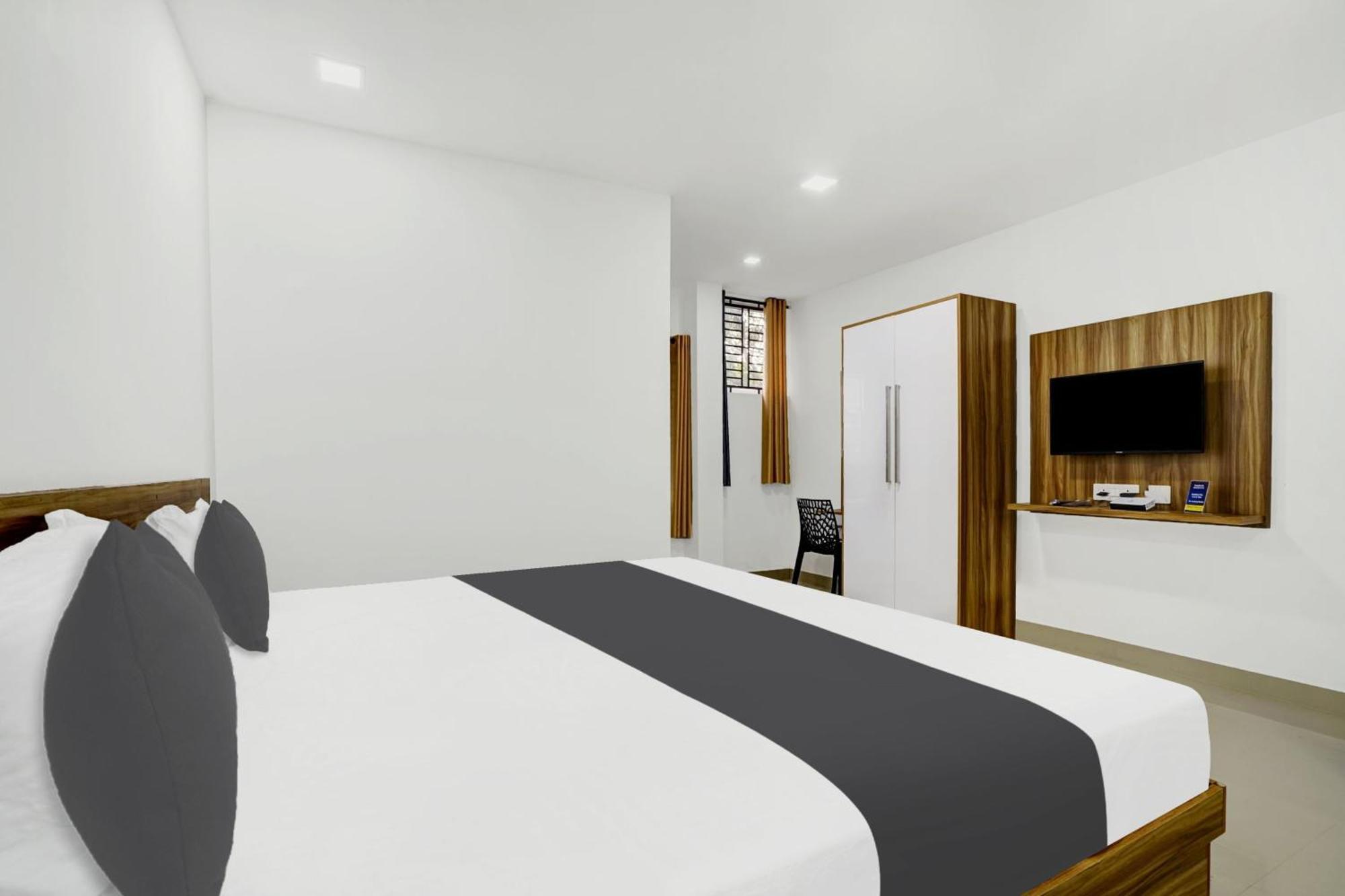 Hotel O Grand Parassini Pappinisseri ภายนอก รูปภาพ