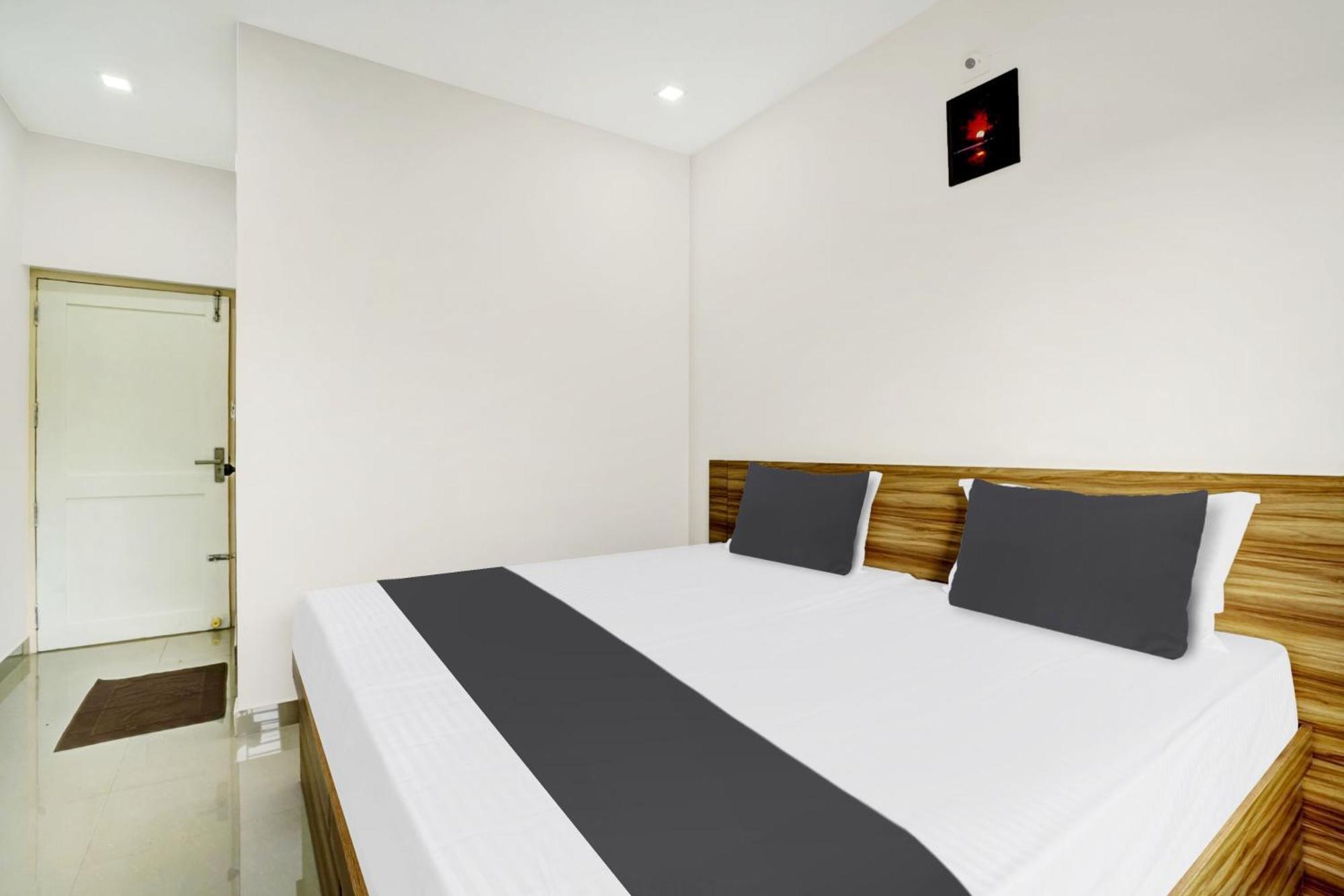 Hotel O Grand Parassini Pappinisseri ภายนอก รูปภาพ